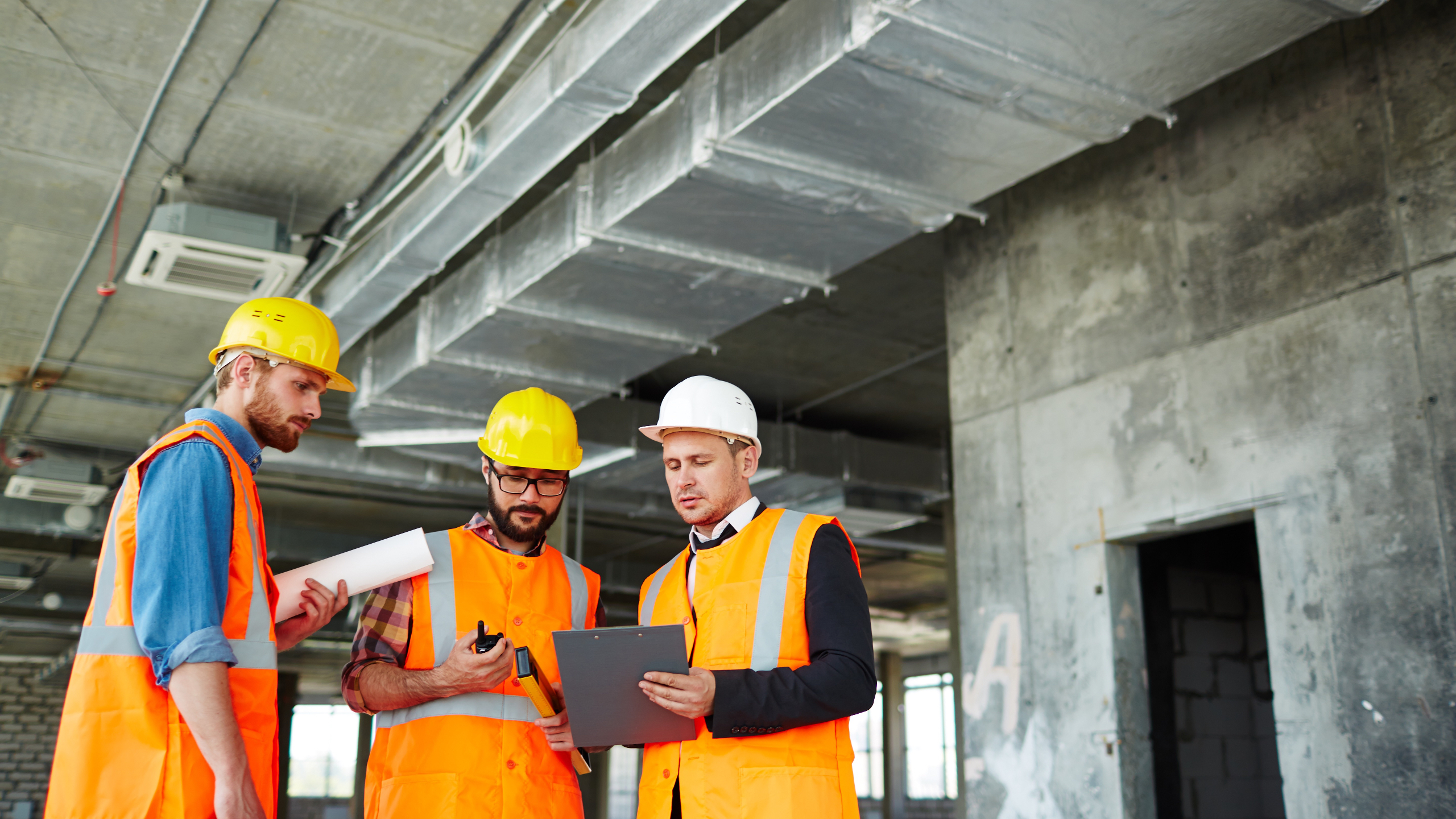 Female,Industrial,Engineer,In,The,Hard,Hat,Uses,Laptop,Computer